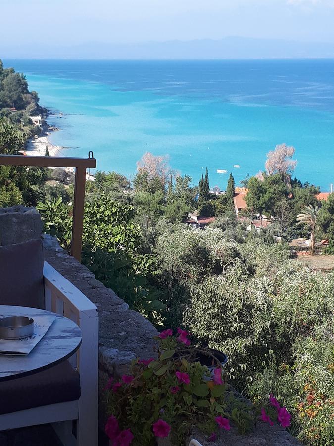 Villa George Afytos Eksteriør bilde